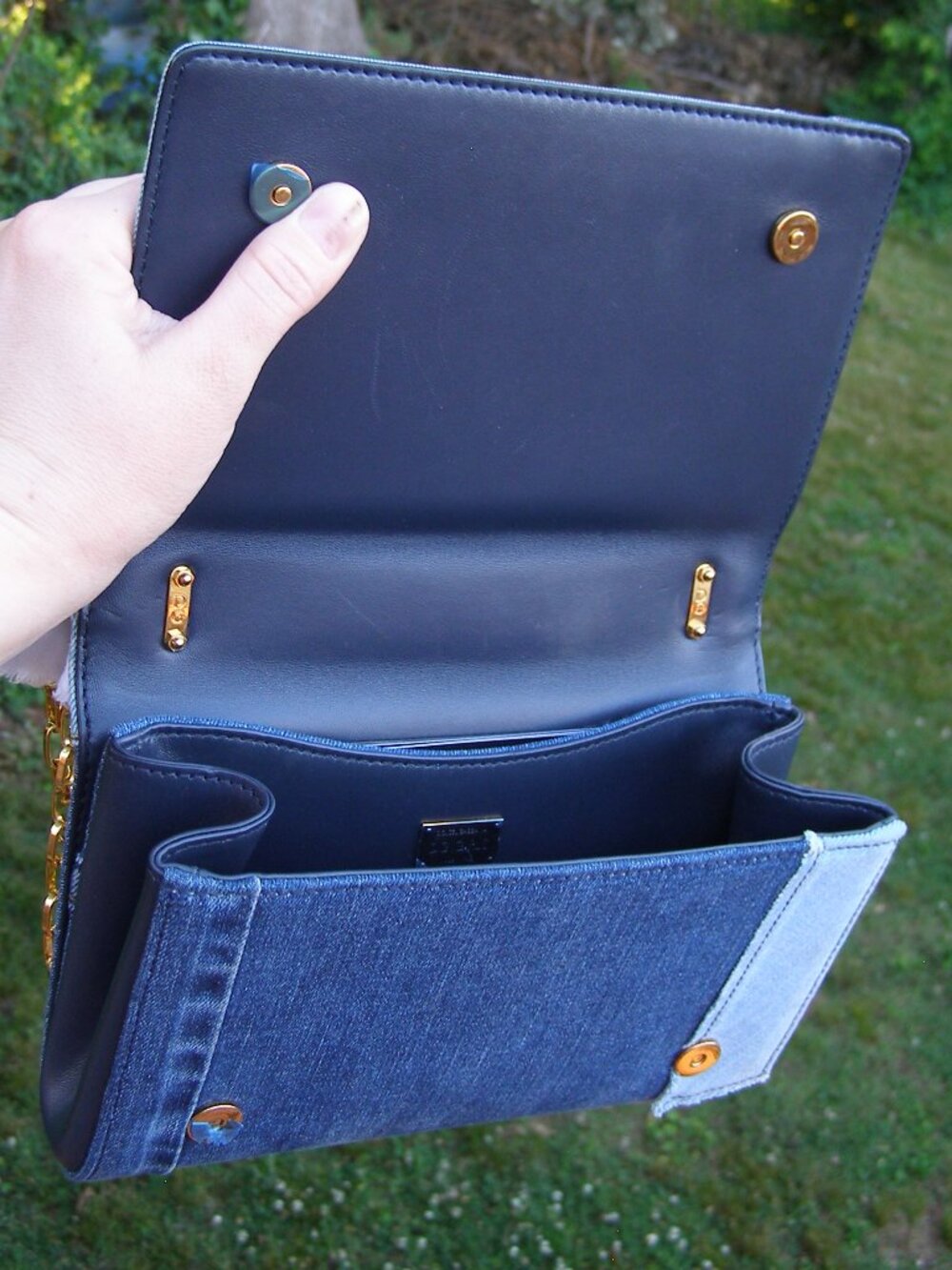 Dolce & Gabbana Denim Shoulder Crossbody bag with Gold Chain handles - Picture 9 of 16